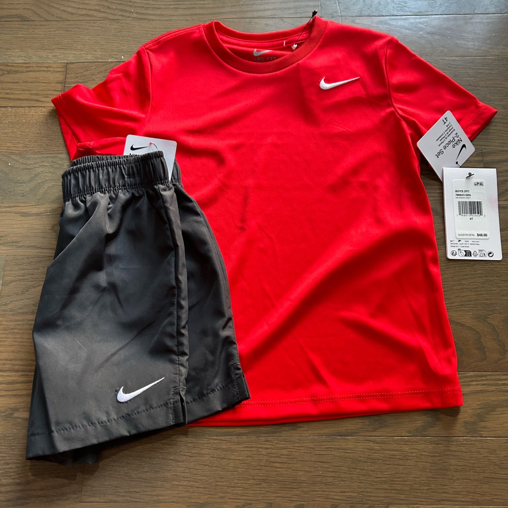 NWT Nike Toddler Set size 4T